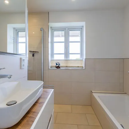 Haus Kniepsand, Sandburg *